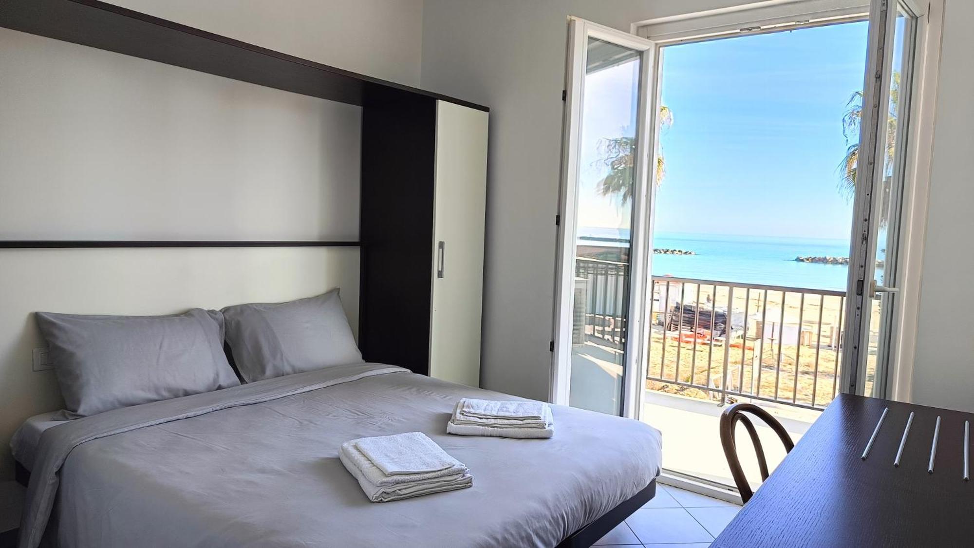 Lido Rooms & Apartments Lido di Fermo Kültér fotó